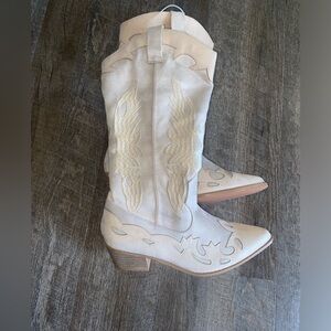 PRETTY LITTLE THING FAUX SUEDE EMBROIDERED DETAIL WIDE FIT WESTERN COWGIRL BOOTS